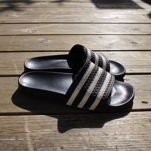 90s adidas striped slides, size 7 mens